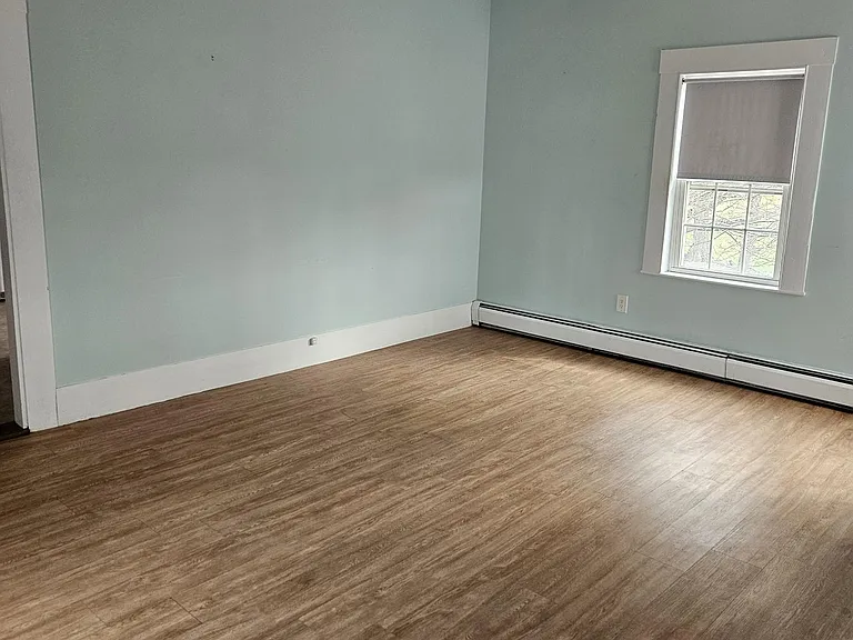 98 Main St #1 — Photo 4