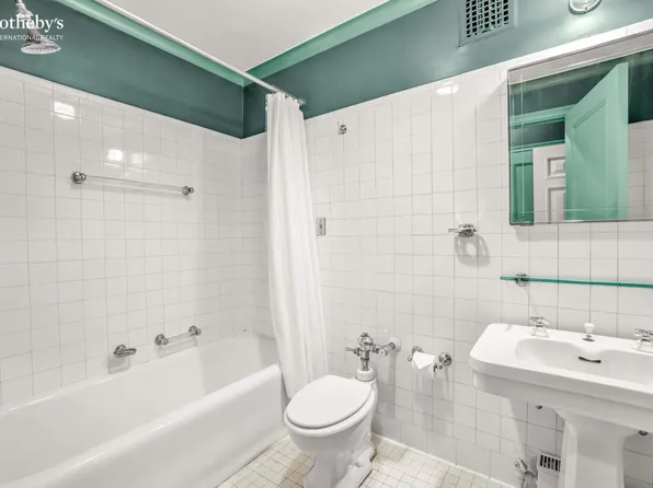 1220 Park Avenue image 10 of 13