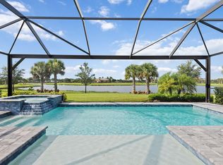 2755 Aviamar Cir, Naples, FL 34114