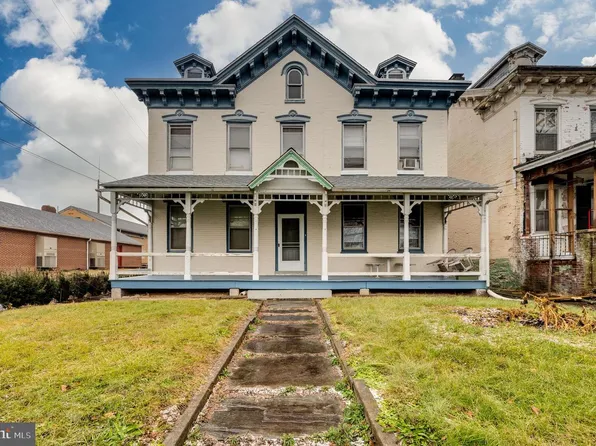 171 N Centre Ave, Leesport, PA 19533