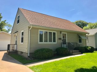 1415 10th St NW, Cedar Rapids, IA 52405