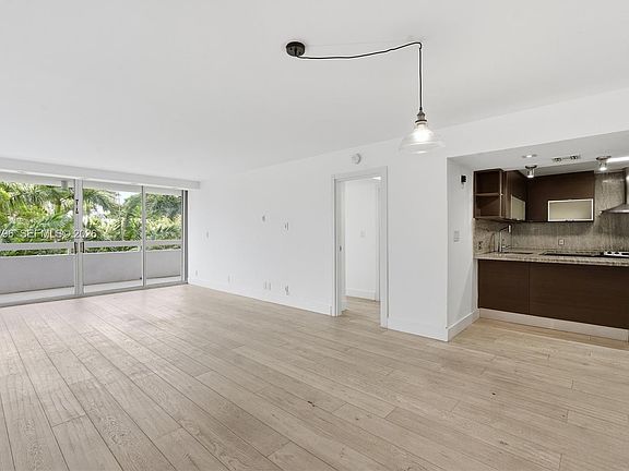 3rd image of 1627 Brickell Ave APT 603