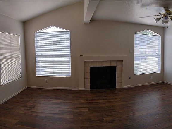3rd image of 2804 Briar Knoll Dr