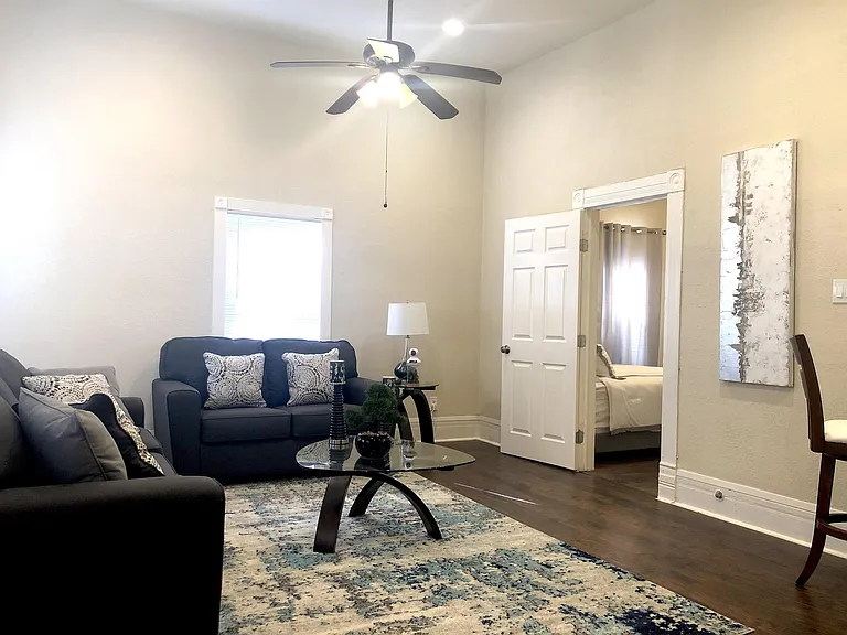 603 Devine St #1 — Photo 3