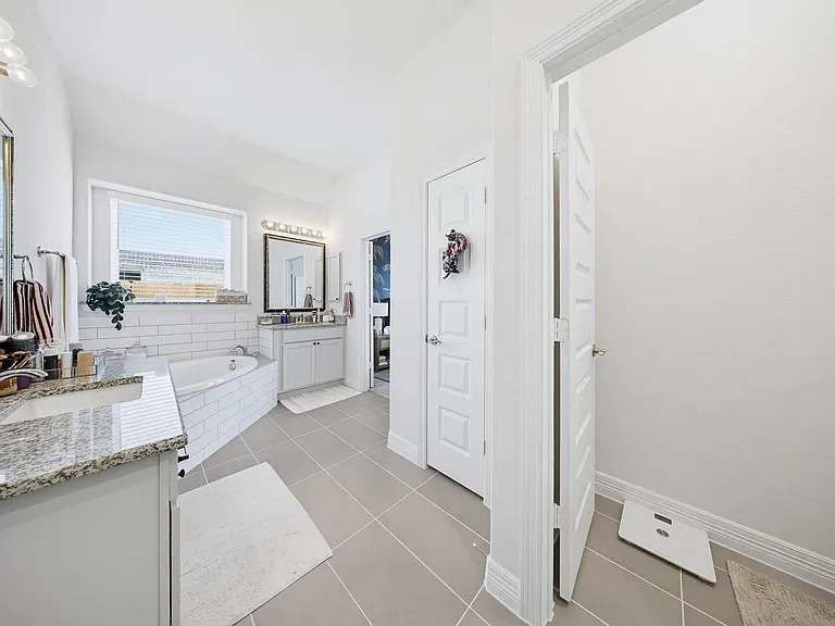 1618 Homewood Point Ln — Photo 14