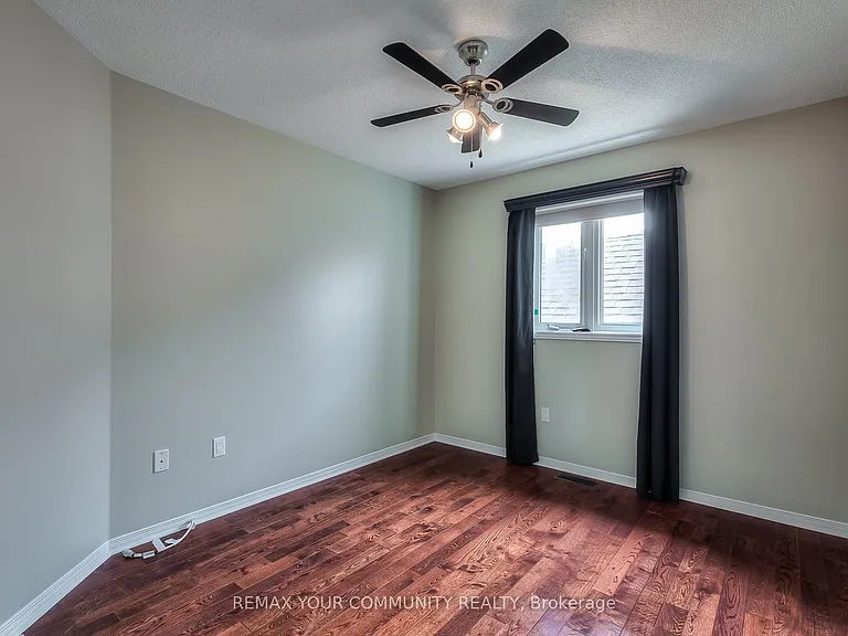 222 Kayla Cres #UPPER — Photo 25