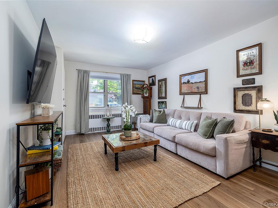 1st image of 411 Merrick Road #A
