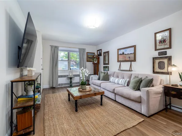 411 Merrick Road #A, Rockville Centre, NY 11570