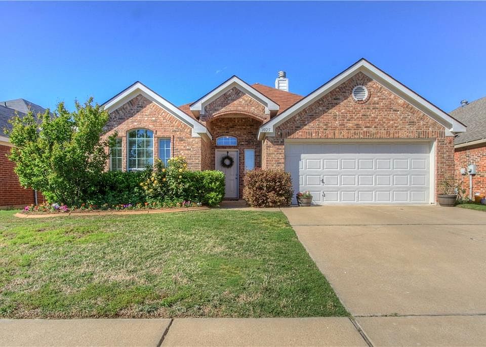1st image of 1025 Trinidad Dr