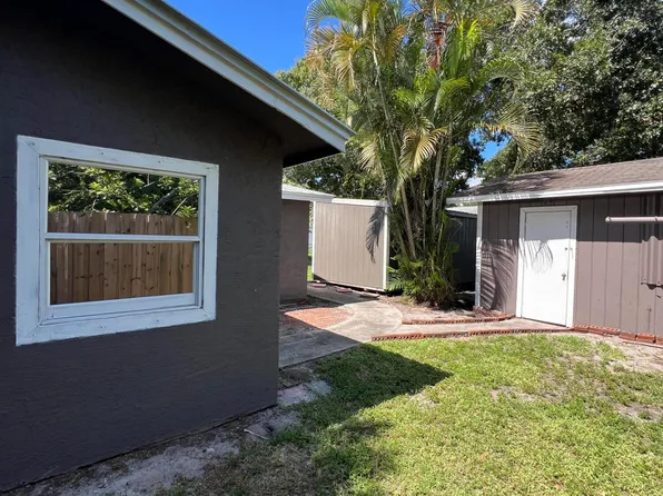 1006 Apple Street, Fort Pierce, FL 34950