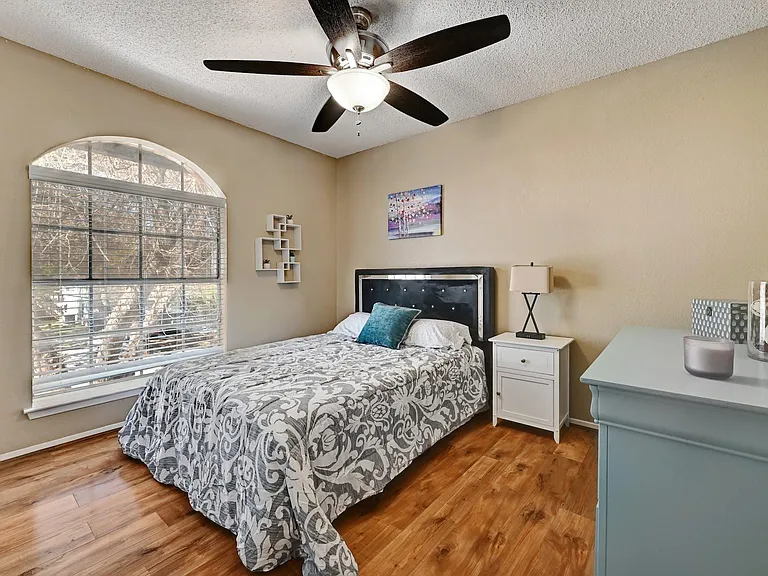 603 Smoke Signal Pass — Photo 21