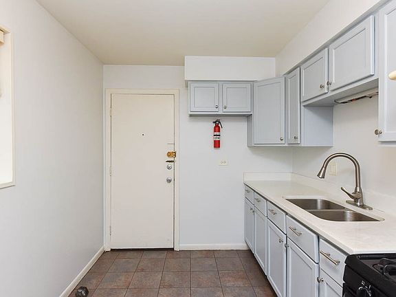 5th image of 1610 W Jarvis Ave APT Aa