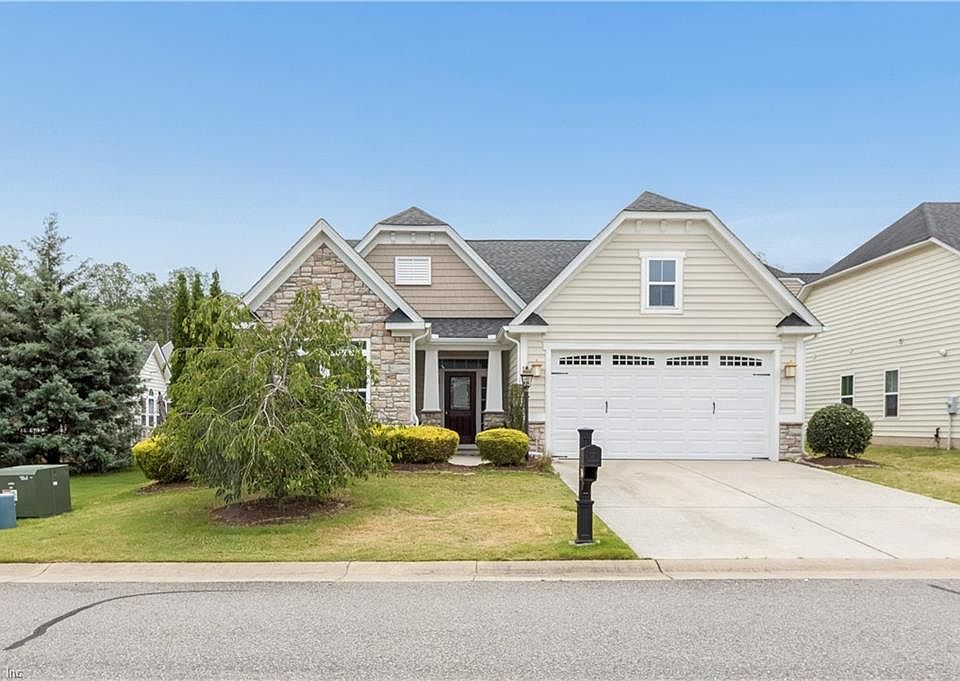 1st image of 525 Caroline Cir