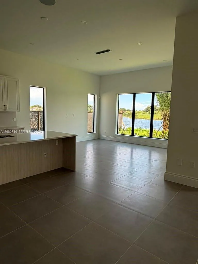 Dunnhill Isle — Photo 3