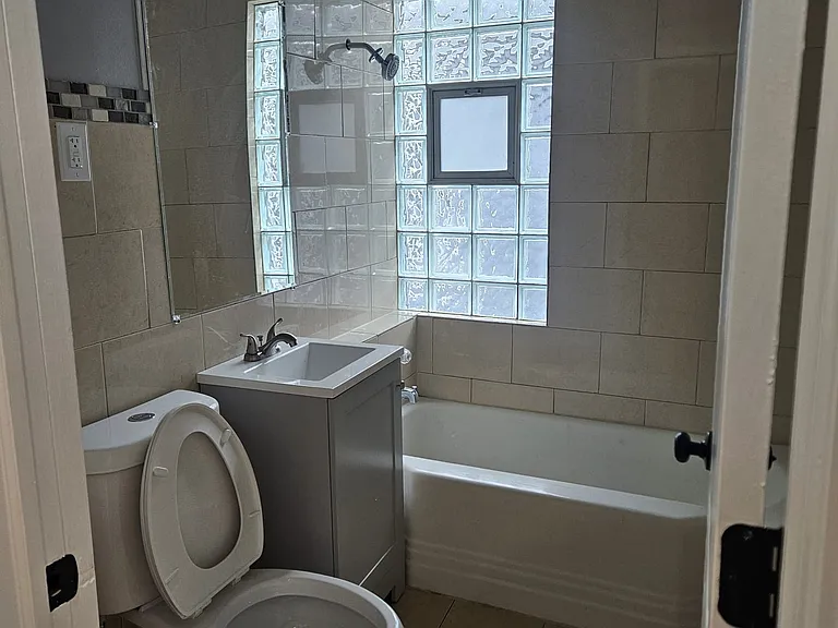 5934 W Wilson Ave #2 — Photo 7