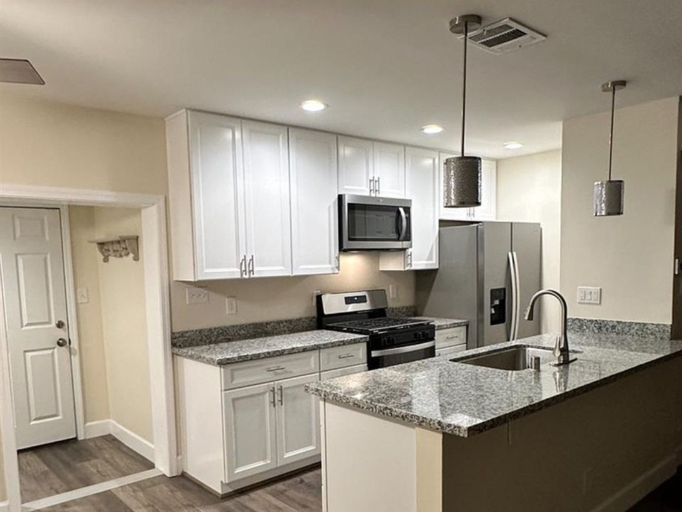 1st image of 4412 Greenholme Dr