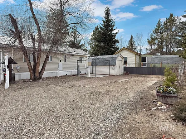 48 B St, Cascade, ID 83611