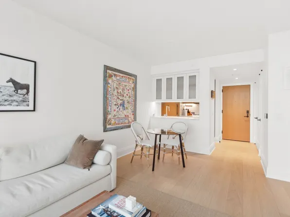 210 Warren Street 5C image 2 of 7