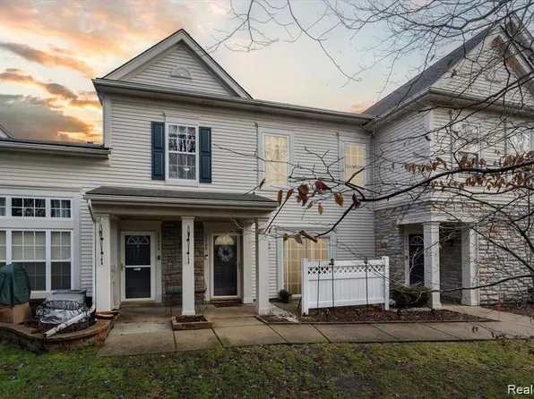 25700 Maritime Cir S, Harrison Township, MI 48045