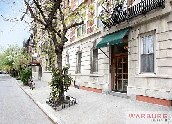 Sold by Warburg | media 8