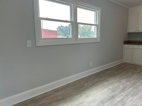 4th image of 468 Lynwood Dr.