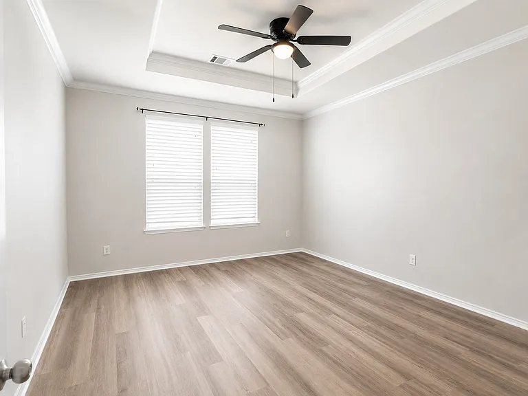 504 Mesa View Trl — Photo 12