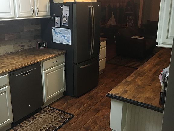 4th image of 34744 Nelson Dr