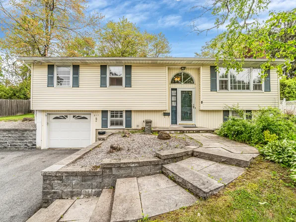 211 Fairlawn Drive, Torrington, CT 06790