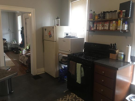 2nd image of 831 Fairmount St SE #1