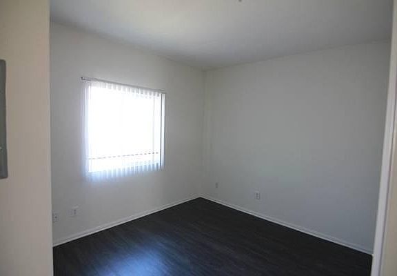 4th image of 251 Robinson St #207A