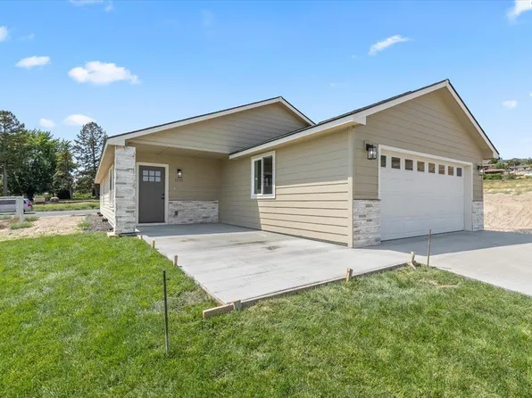 1233 Julie St, Sunnyside, WA 98944