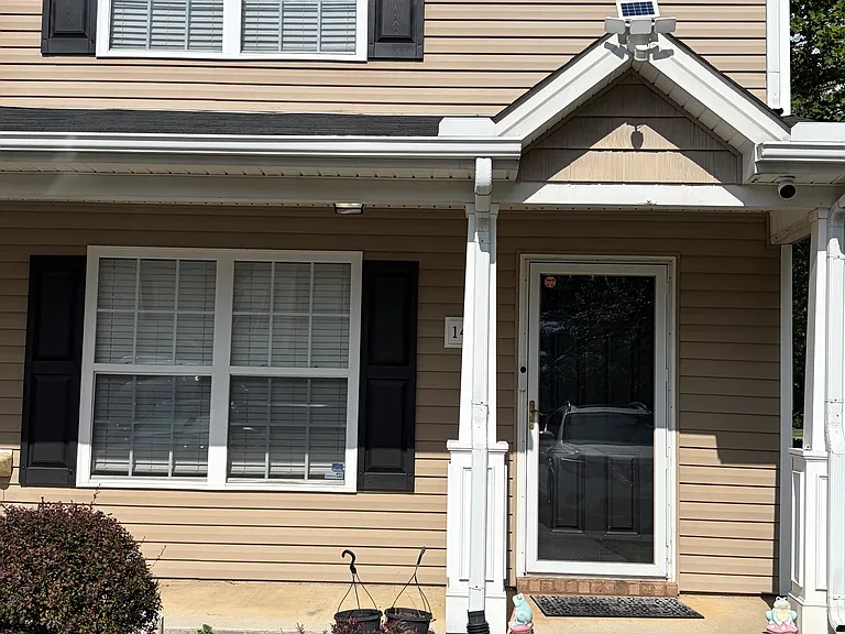 1402 Orange Ct — Photo 2