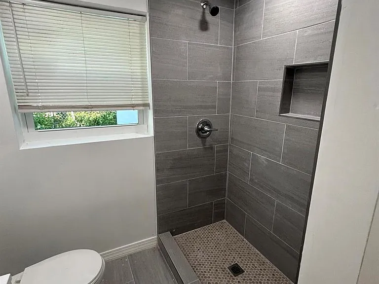 2865 SW 16th St #3 — Photo 4