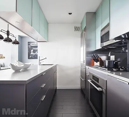 Sold by Mdrn Residential | media 4