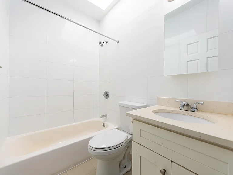 906 Willoughby Ave #2 — Photo 9