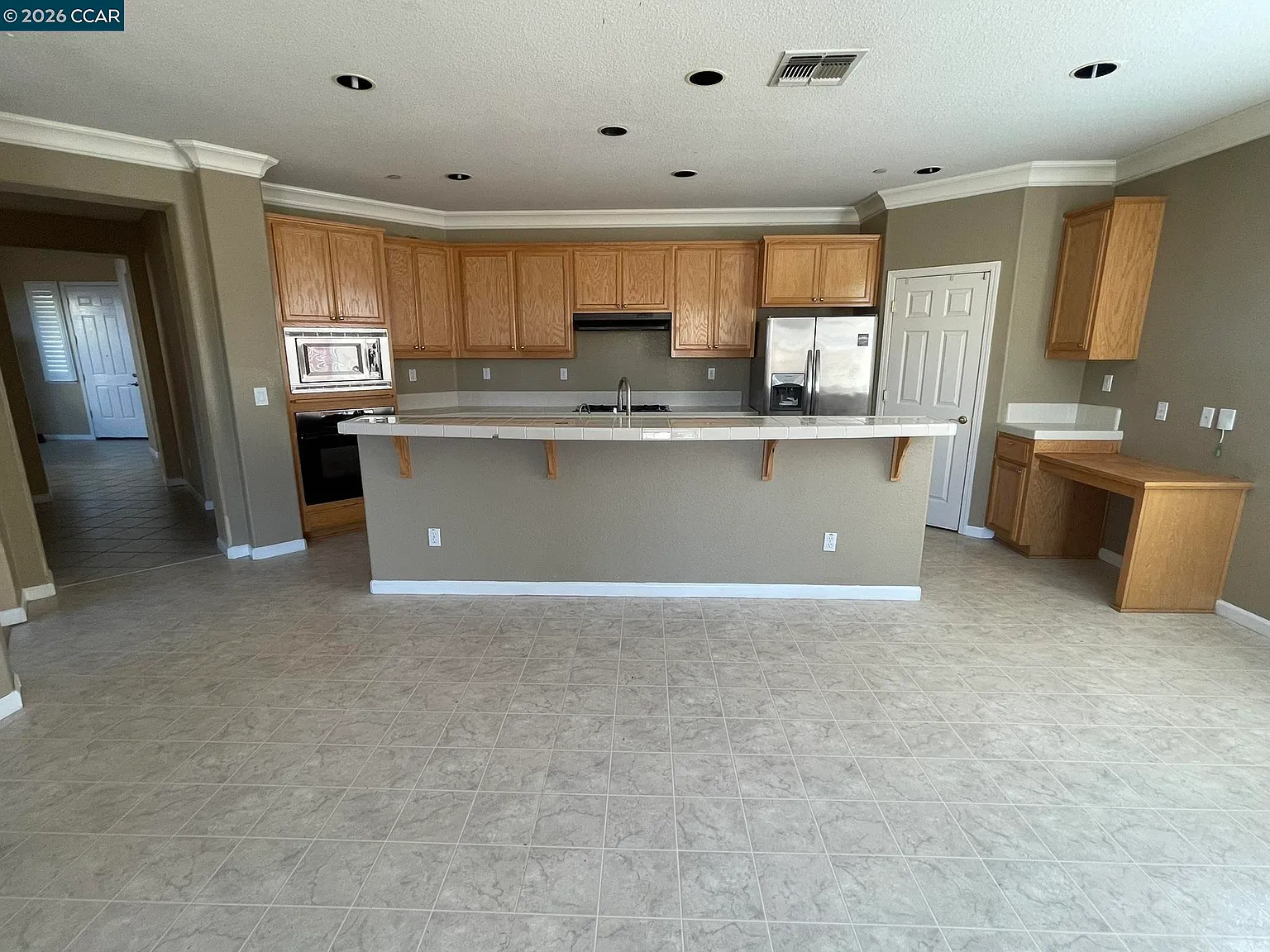 4 bed, 3417 sqft, $4,100 — Photo 4