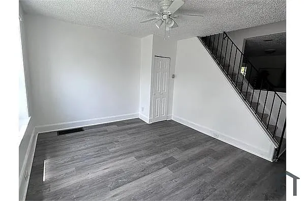 485 Potterton Hts photo 1
