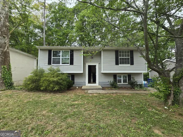 2075 Countydown Ln, Stone Mountain, GA 30088