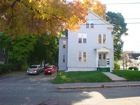 100 Leonard St #4