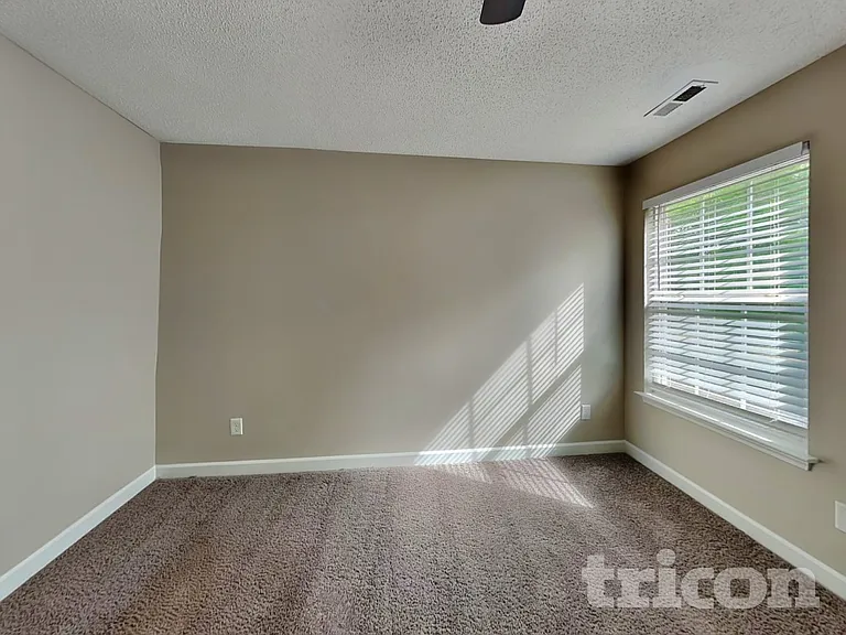 1024 Crowders Woods Dr — Photo 6