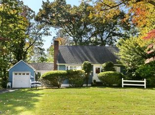 33 Heights Rd, Allendale, NJ 07401