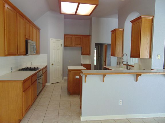 4th image of 2219 Falkirk Dr
