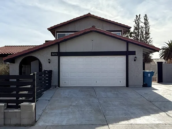 5253 Cartaro Dr, Las Vegas, NV 89103