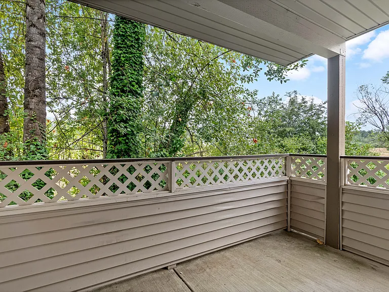 2 Bed 2 Bath Deluxe - 990 Sq Ft 2 Bed 2 Bath Deluxe - 990 Sq Ft