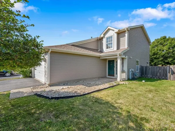 1301 Cape Cod Ln, Hampshire, IL 60140