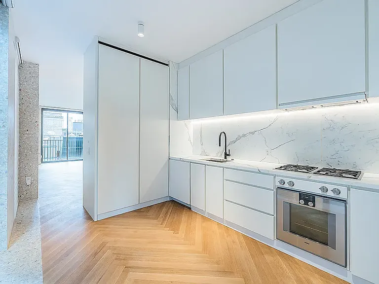 16 W 40th St #18D — Photo 8