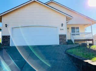 1216 NE Ballard Ct, Myrtle Creek, OR 97457
