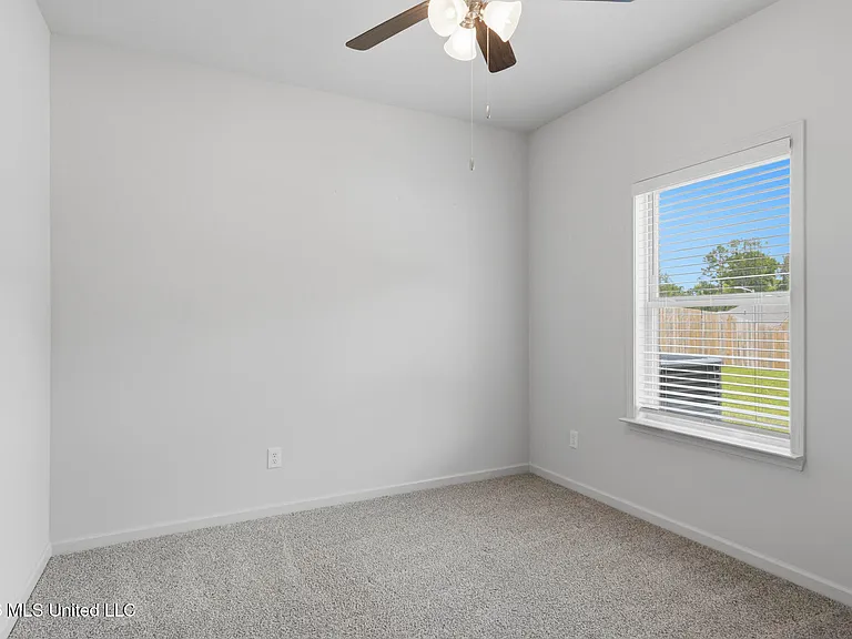 429 Piney Dr — Photo 24