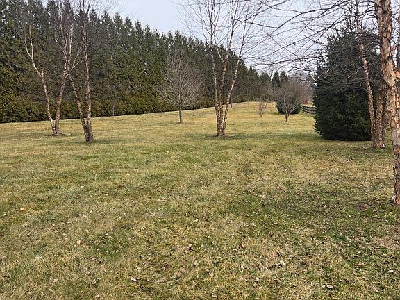 4th image of 3919 W Chapel Rd