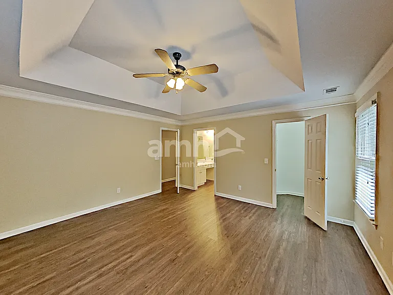 375 Saybrooke Xing — Photo 12